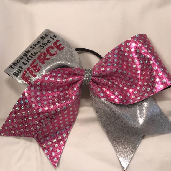 Cheer bow - Picture 1 of 1